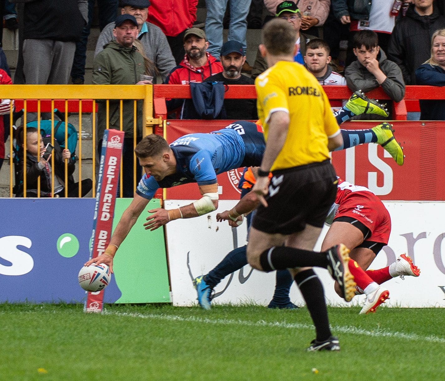 Makinson and Naiqama hat-tricks seal battling win over Rovers | St ...