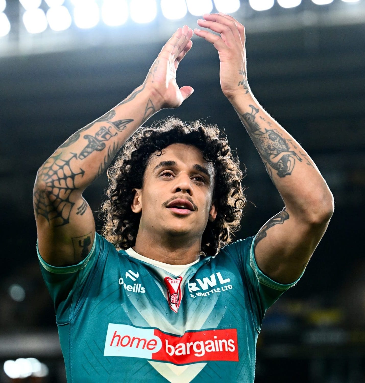 Picture by Olly Hassell/SWpix.com - 16/04/2026 - Rugby League - Betfred Super League Round 8 - Hull FC v St Helens - MKM Stadium, Kingston upon Hull, England - Tristan Sailor of St Helens celebrates their teams victory over Hull FC